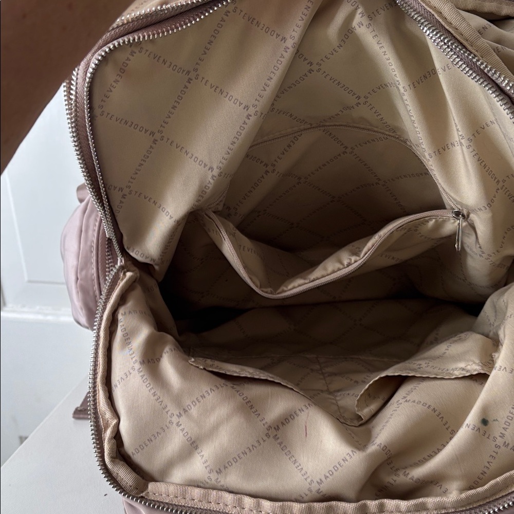 Steve Madden Tan Nylon Backpack with laptop pocket and detachable cosmetic bag - Picture 8 of 9